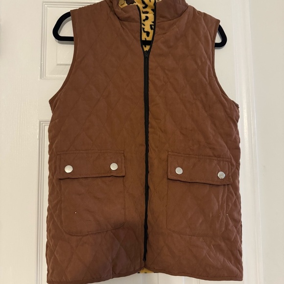 Jackets & Blazers - Women's Brown Quilted Reversible Vest‎
